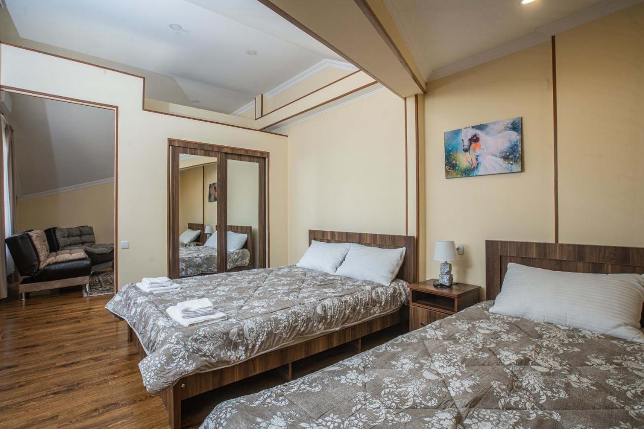 Telav Holl Hotell Telavi Exteriör bild