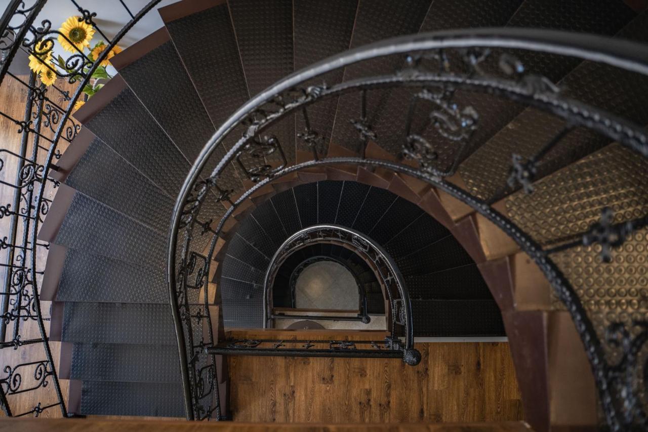 Telav Holl Hotell Telavi Exteriör bild