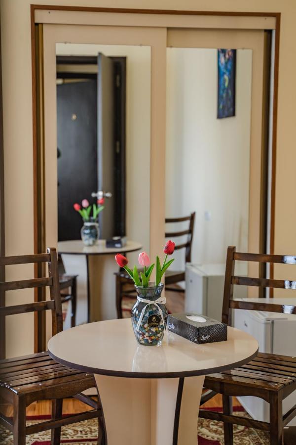 Telav Holl Hotell Telavi Exteriör bild