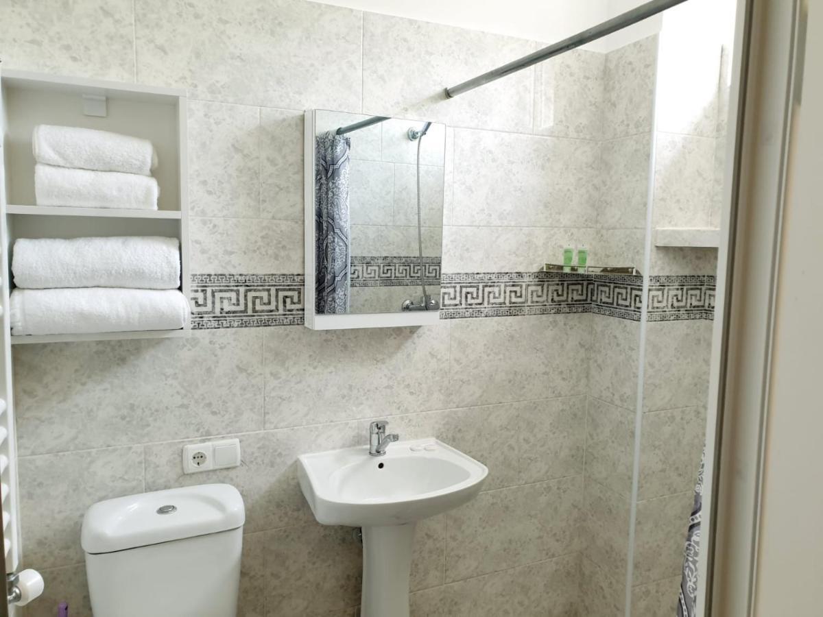 Telav Holl Hotell Telavi Exteriör bild