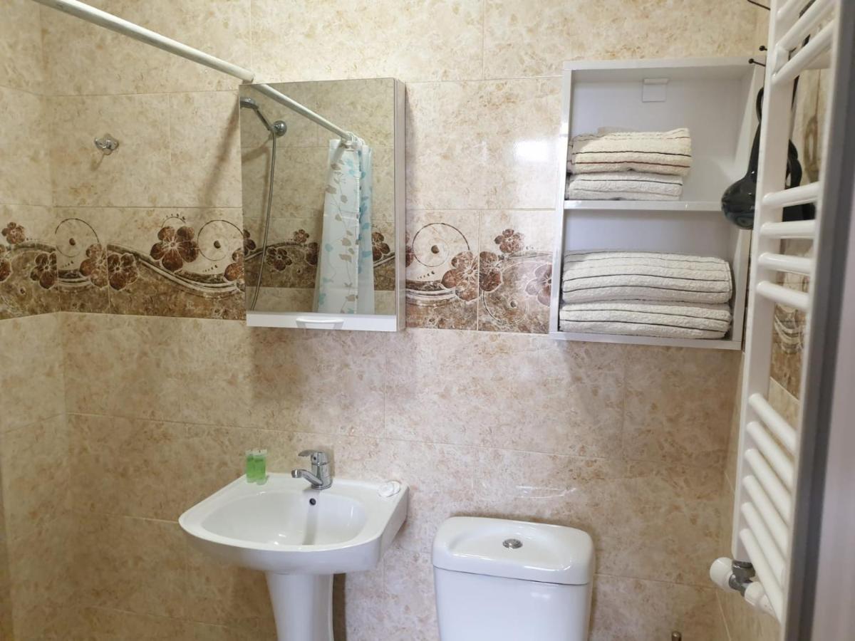 Telav Holl Hotell Telavi Exteriör bild