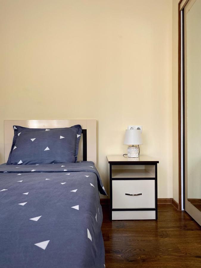 Telav Holl Hotell Telavi Exteriör bild