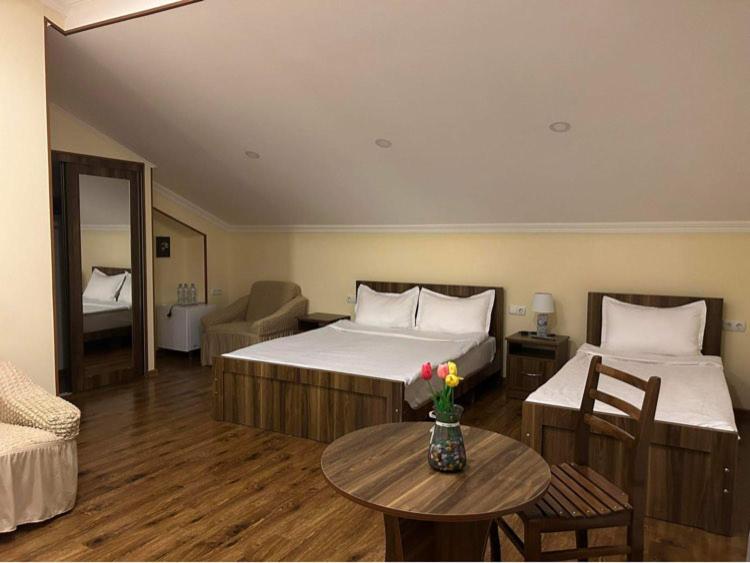 Telav Holl Hotell Telavi Exteriör bild